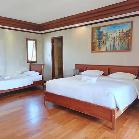 Spring Hill Hotel Ruteng Exterior photo