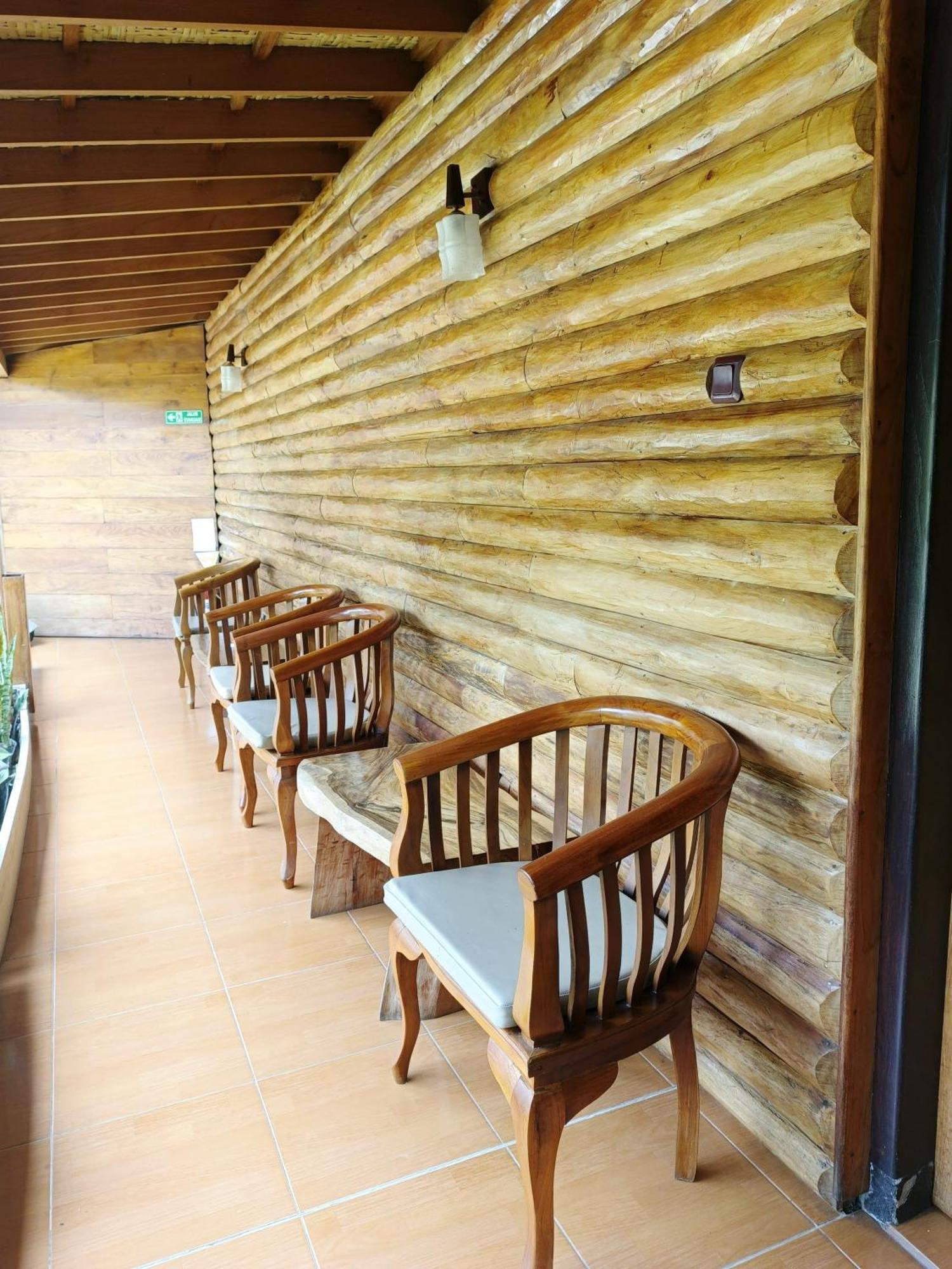 Spring Hill Hotel 2*