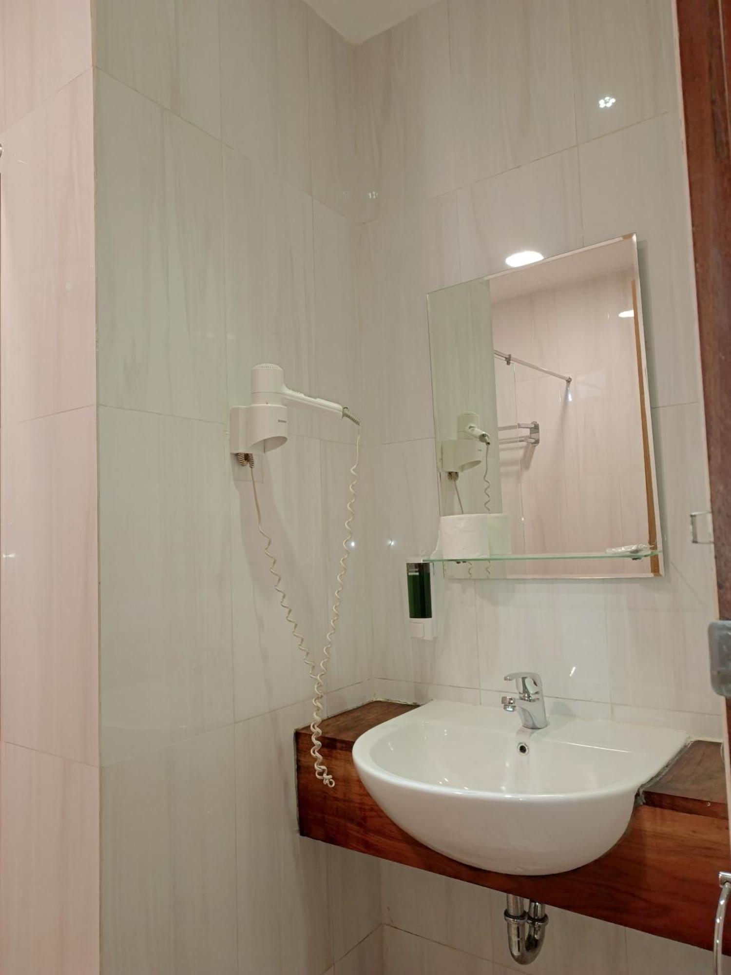 Spring Hill Hotel 2*