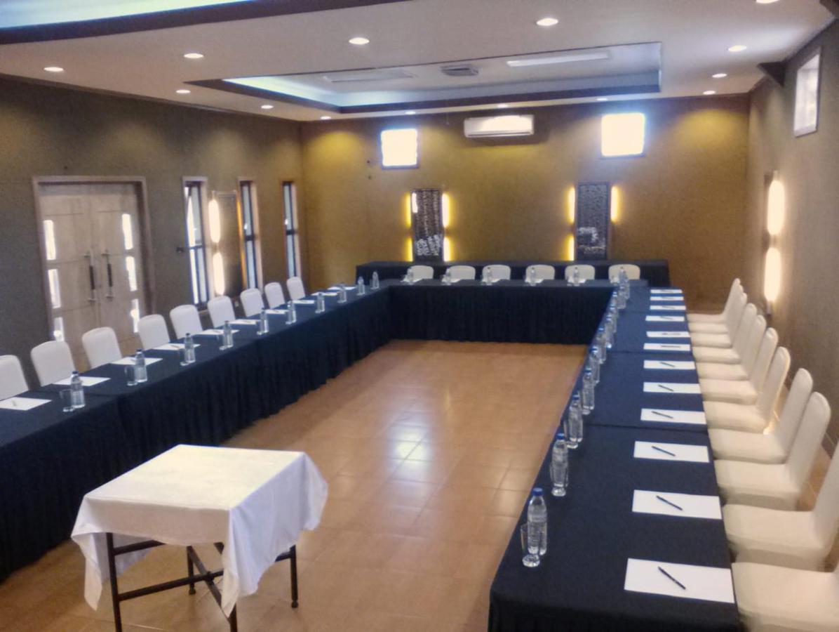 Hotel Spring Hill Ruteng